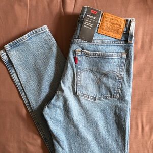 NWT wedgie fit style levis